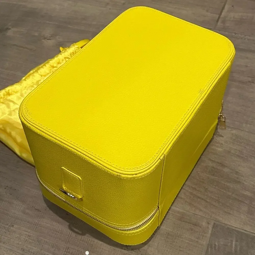 Truly Los Angeles St Tropez Luxury Beauty Trunk Train Case XL